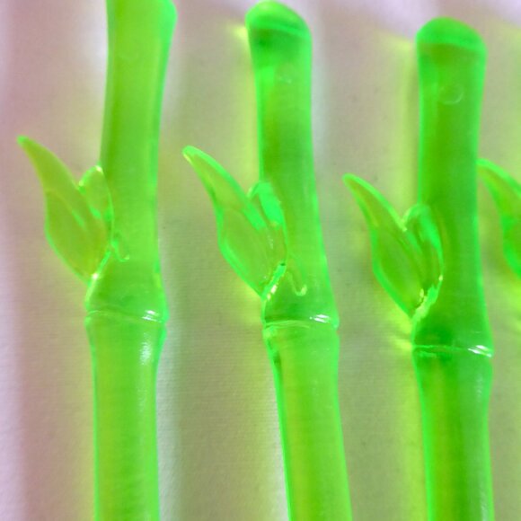 BAMBOO SHAPED GREEN PLASTIC DRINK COCKTAIL GLASS TUMBLER SET + STIRRERS (NEW) - Picture 11 of 11